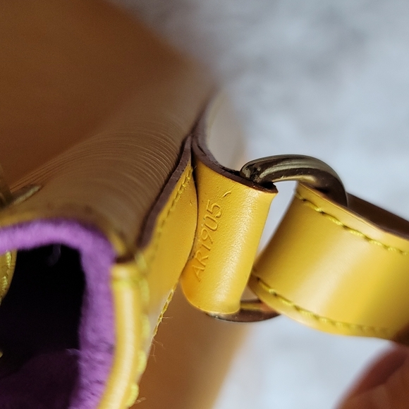 100% Original LOUIS VUITTON Petit Noe Epi Yellow Shoulder Bag - Picture 7 of 9